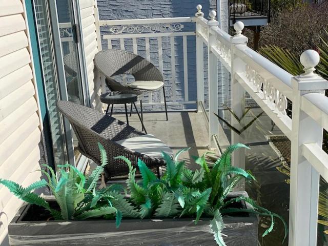Ocean Breeze Executive Bed And Breakfast North Vancouver Exterior foto