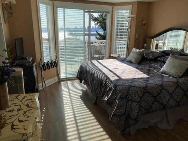 Ocean Breeze Executive Bed And Breakfast North Vancouver Exterior foto
